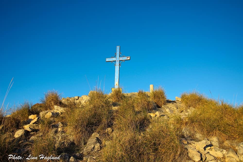 Cross at top of Pico del Cielo