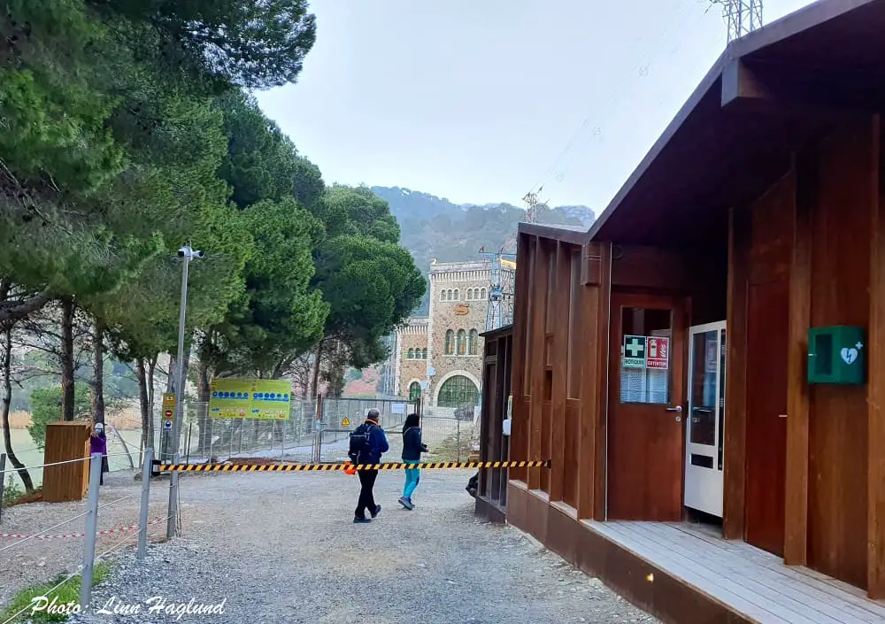 The control cabin at the trailhead of Caminito del Rey