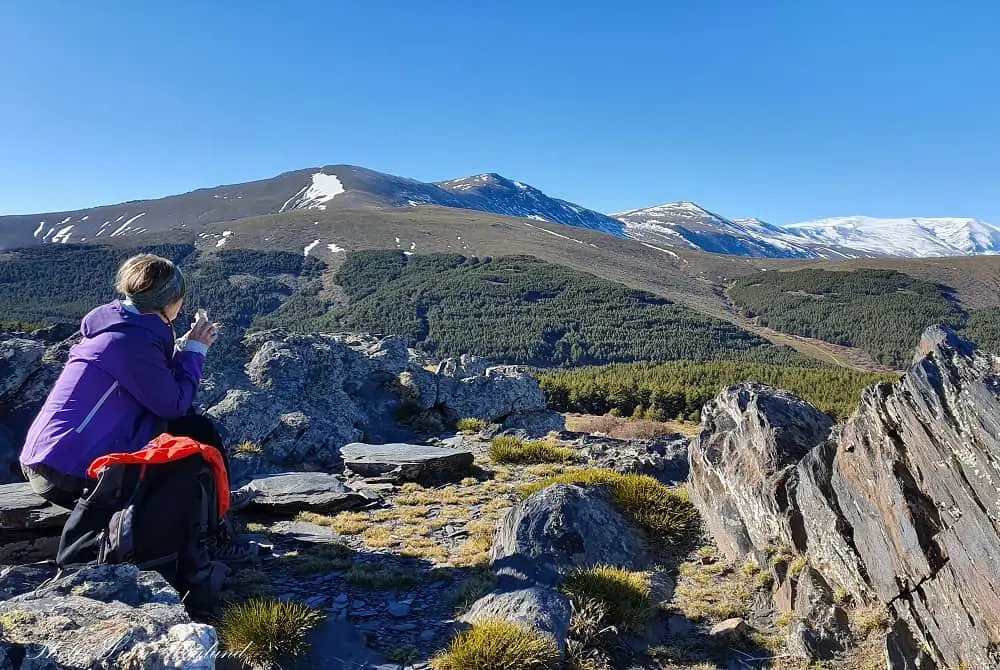 Leave no trace hiking means leaving no food rests too