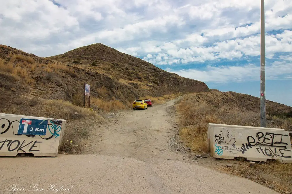 Trailhead to Cala de San Pedro