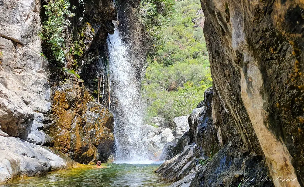 Fun things to do on a hiking date - river hiking