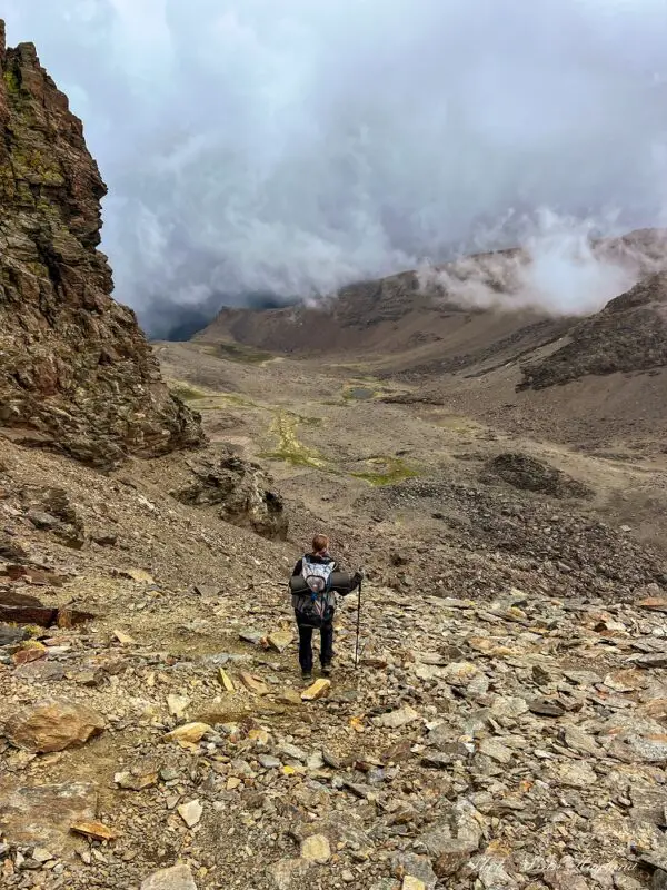 Hiking down to Siete Lagunas from Alcazaba.